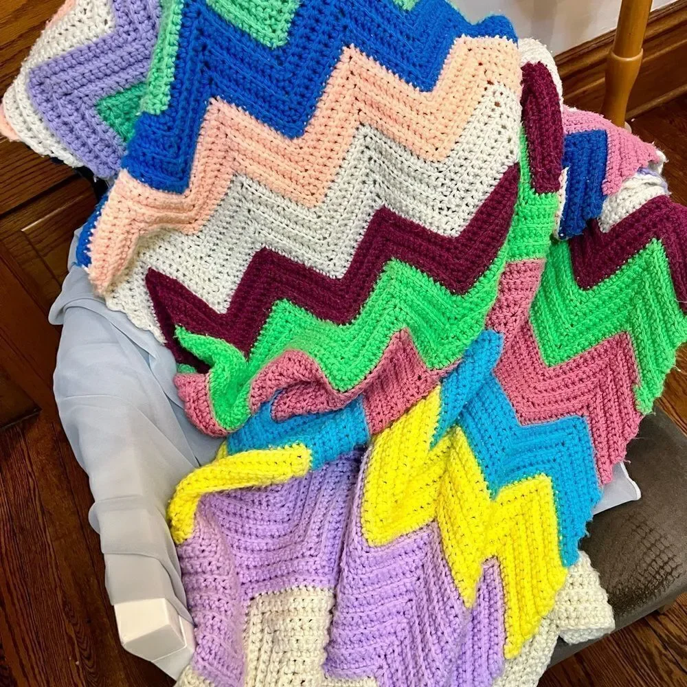 70s Handmade Vibrant Zig Zag Rainbow Scalloped Wavy Edge Crochet Afghan Blanket